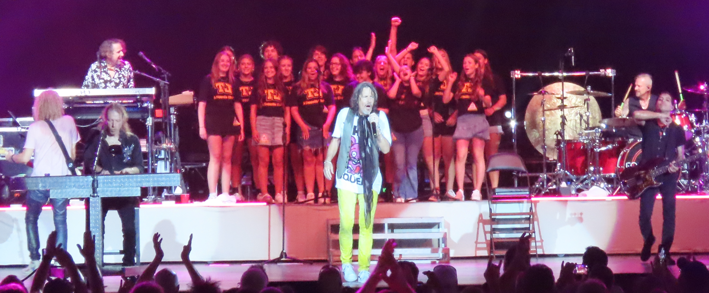 TJHS A Cappella Choir Performs with Foreigner